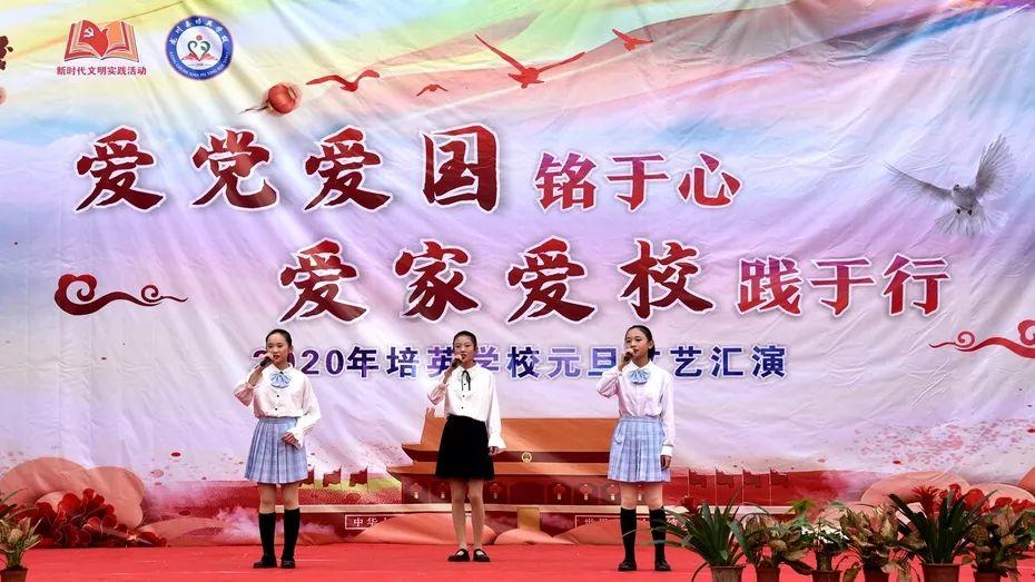 岳云鹏吹蒲公英时的表情引发热议，同一动作颜值不同的人来做差别会有多大？