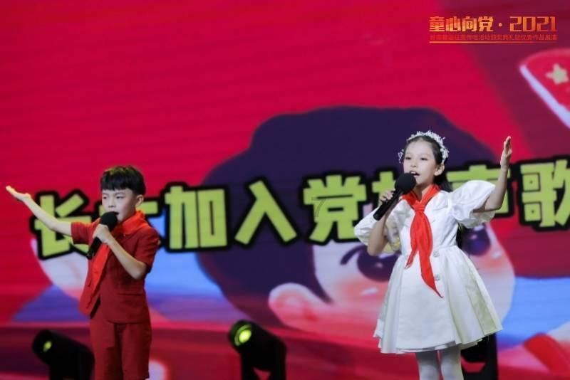 给别人上坟的时候需不需要给自己的亲人也上坟？游戏画面